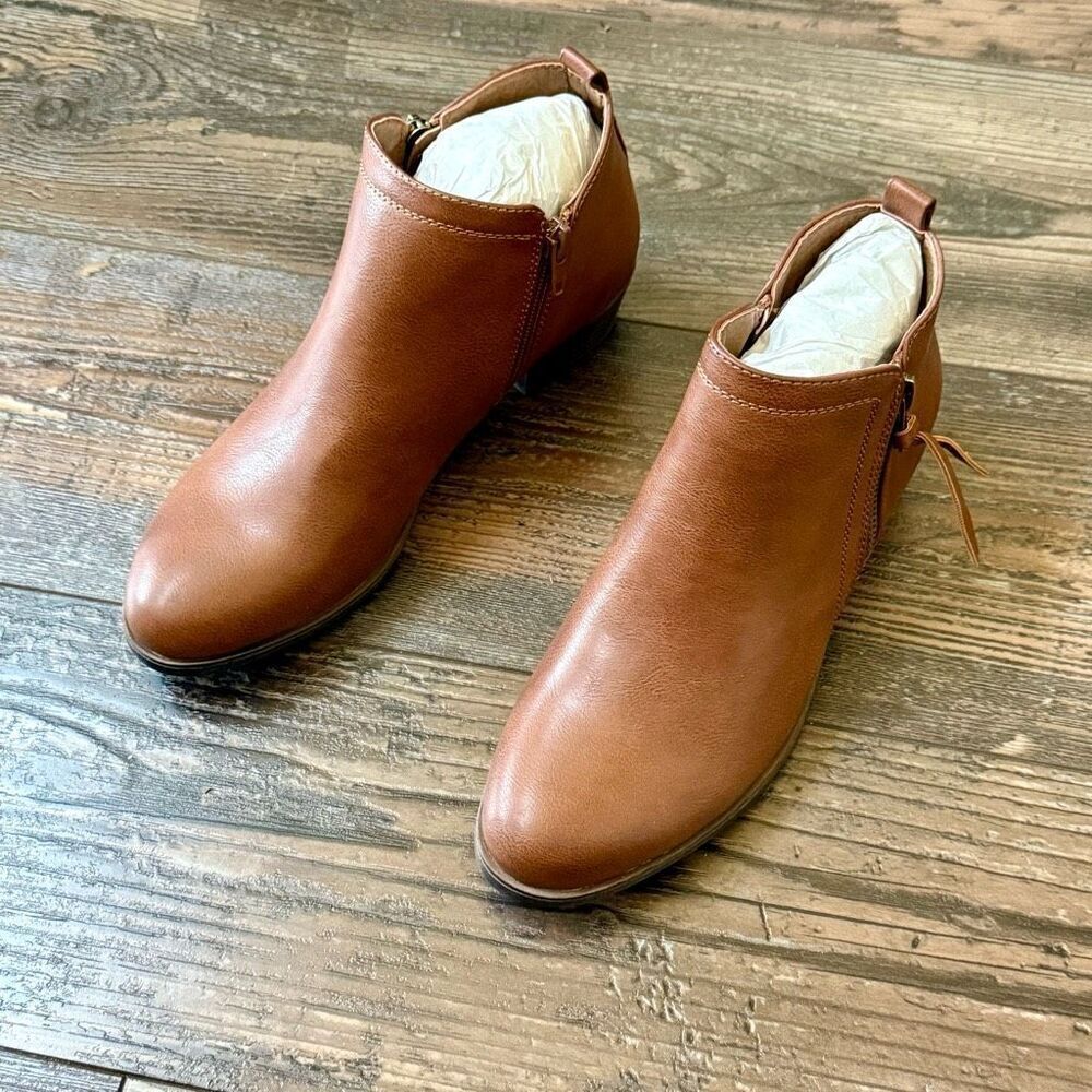 London Fog Brown Vegan Leather Tina Ankle Bootie Size 7 New - Picture 2 of 8